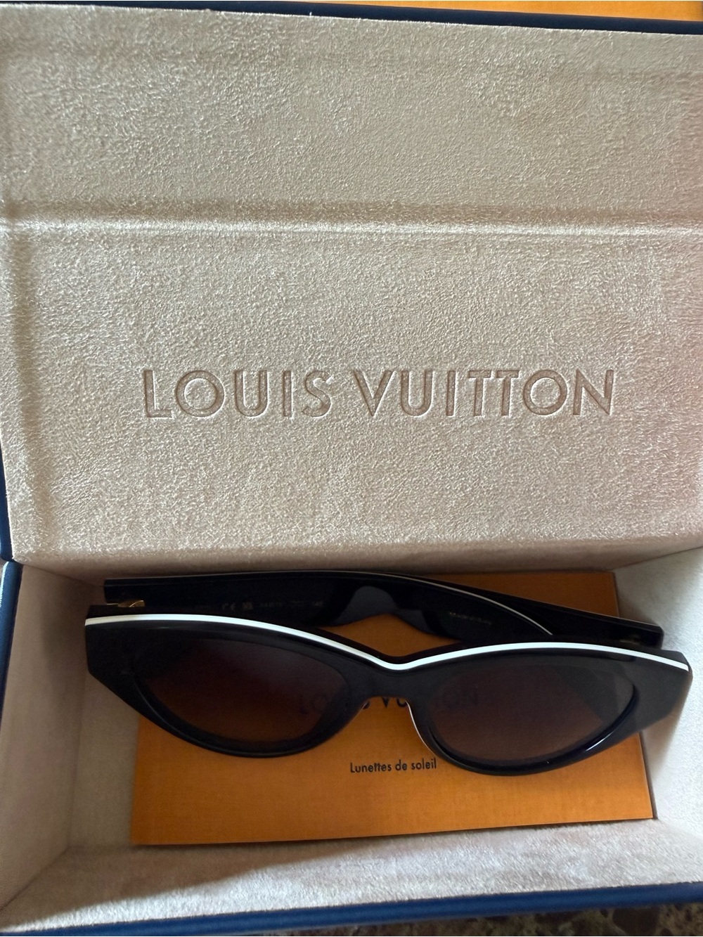 LV Line Cat Eye Sunglasses